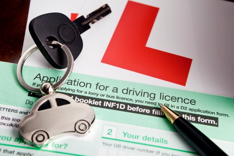 Applying for a UK Driving Licence with L-Plates for the car.